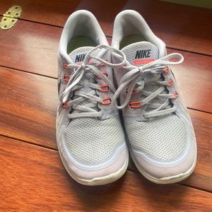 Nike women’s free 5.0 running sneakers